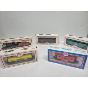 Vtg Model Power HO Scale Train Lot of 5 New in Boxed